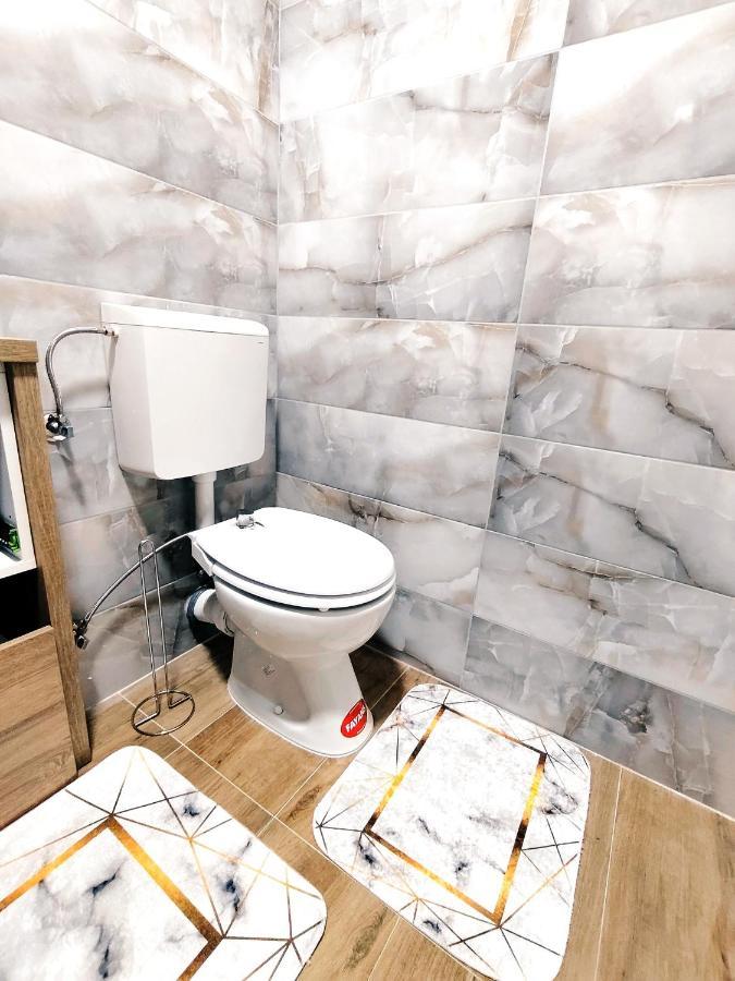 Spacious And Modern Apartment In Town Center Кониц Экстерьер фото
