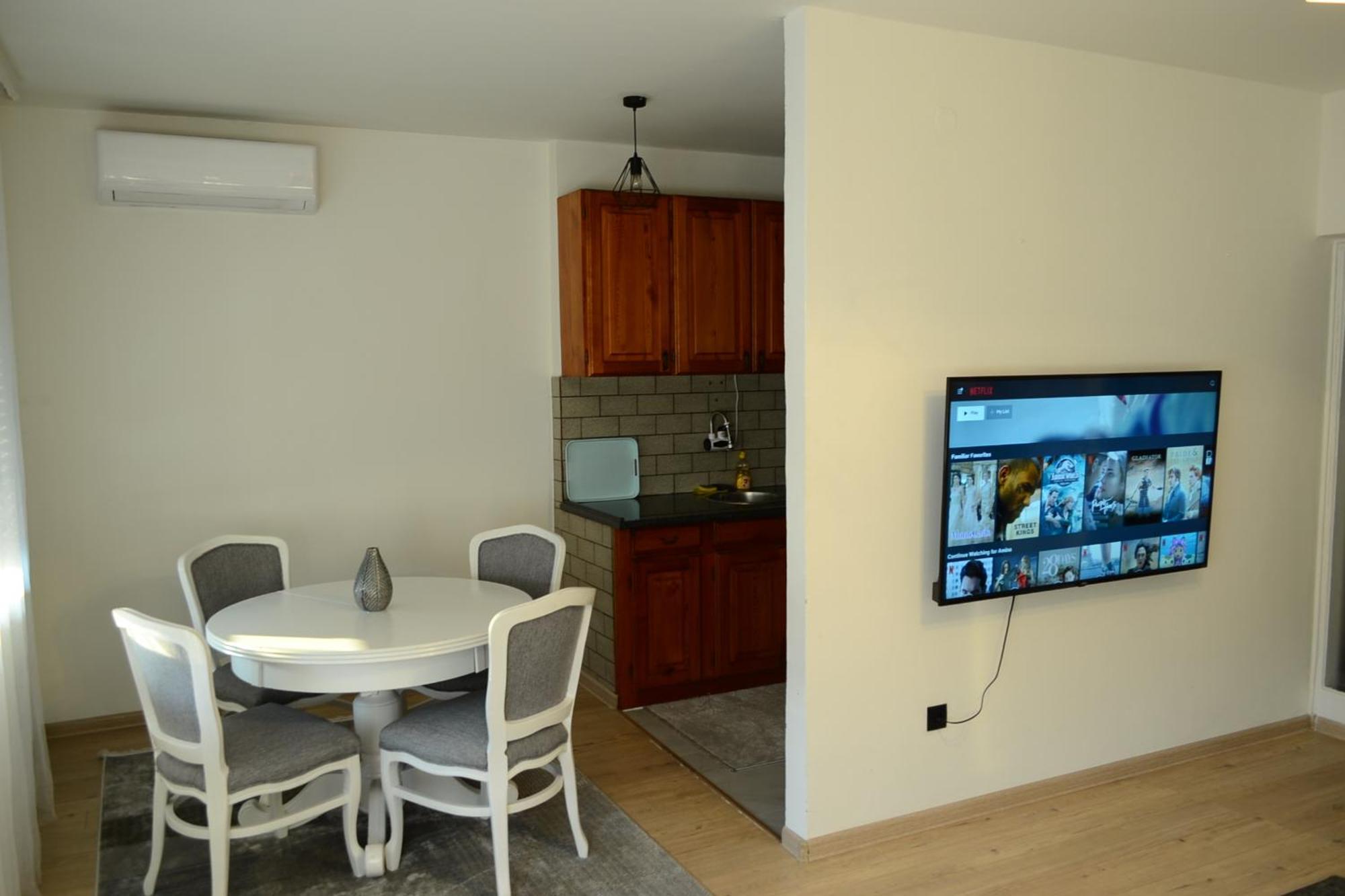 Spacious And Modern Apartment In Town Center Кониц Экстерьер фото
